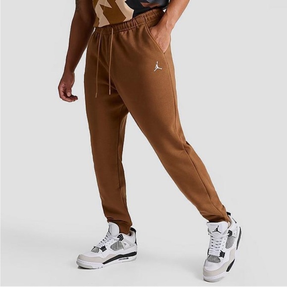 Nike Jordan Brown Casual Fleece Sweatpants Relaxed Fit Joggers Men’s Size Medium - Picture 1 of 8